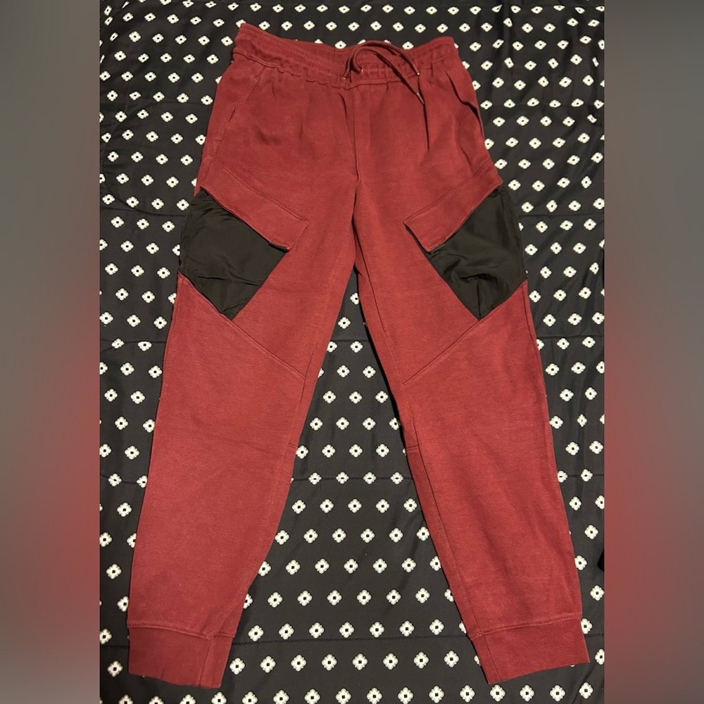 Athletic works Kids Maroon Joggers with Black Pockets- size xxl(18)
